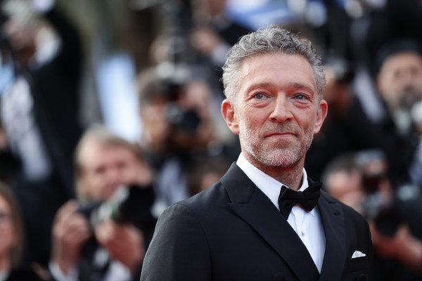 How tall is Vincent Cassel?